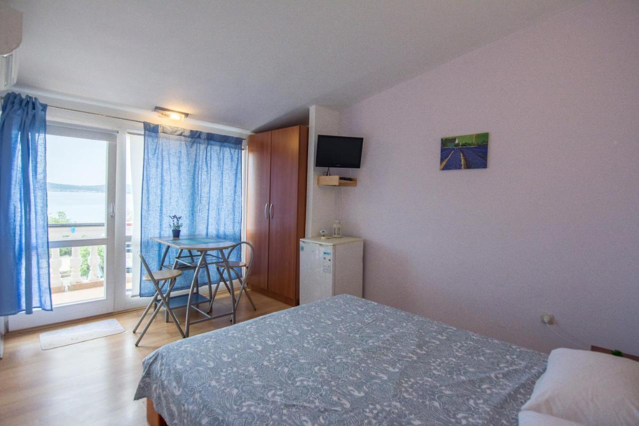 Sobe Rolo Uz More Hotel Biograd Na Moru Exterior foto