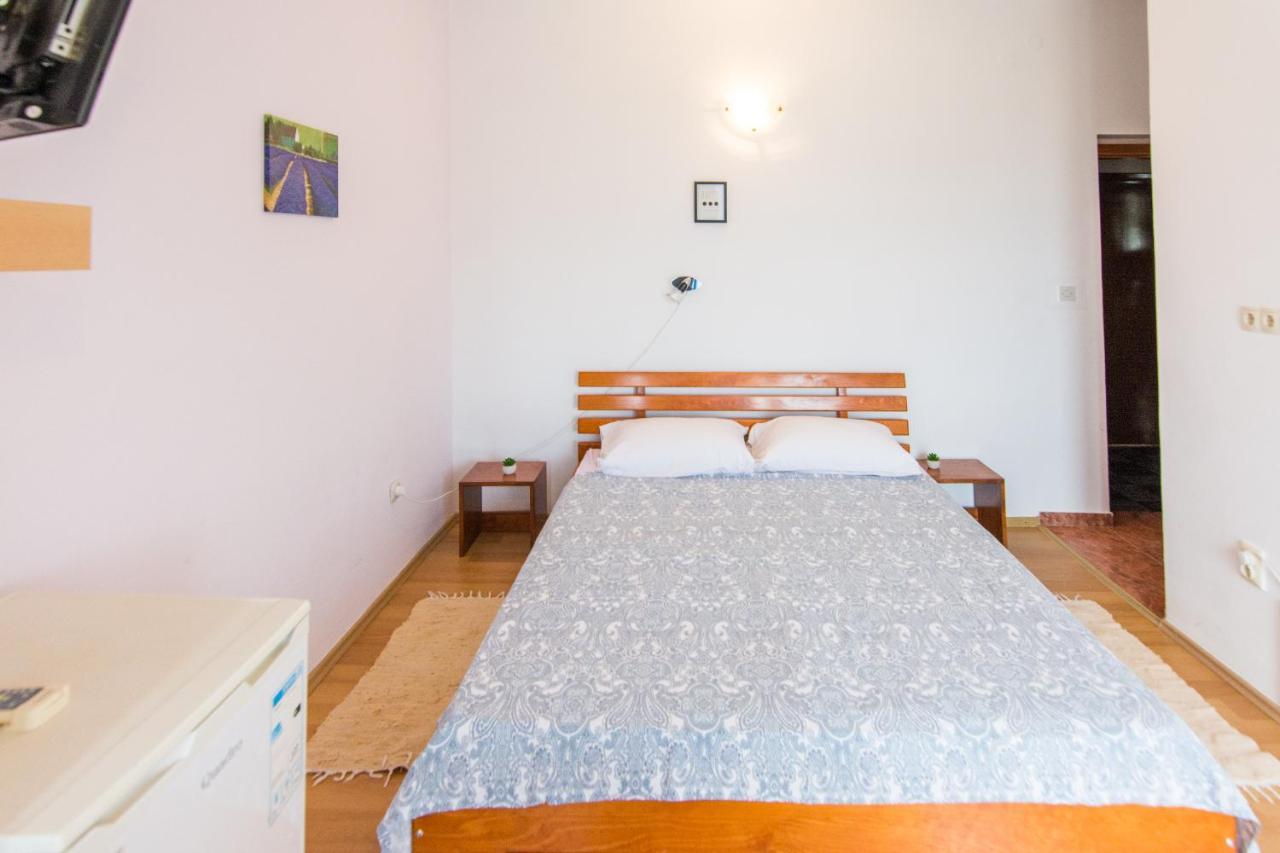 Sobe Rolo Uz More Hotel Biograd Na Moru Exterior foto