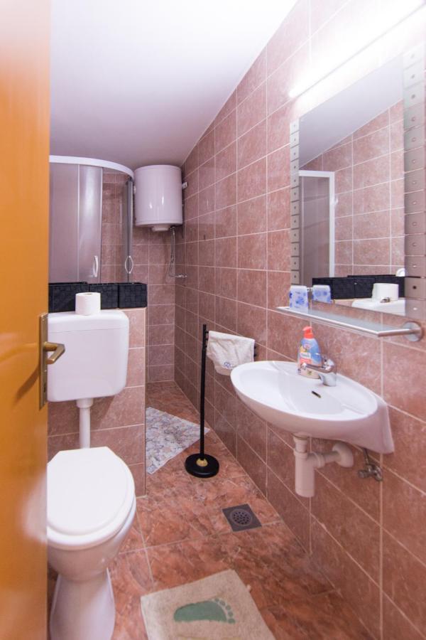 Sobe Rolo Uz More Hotel Biograd Na Moru Exterior foto