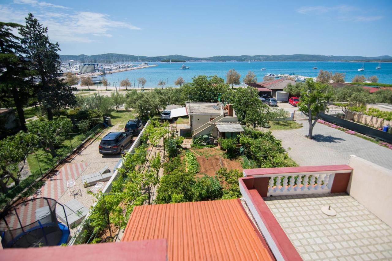 Sobe Rolo Uz More Hotel Biograd Na Moru Exterior foto